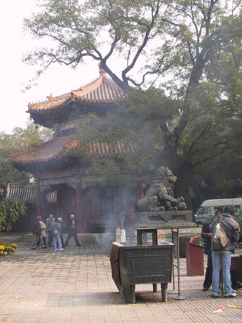 LamaTemple_Worshippers